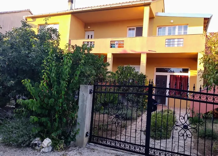 Apartments Mira