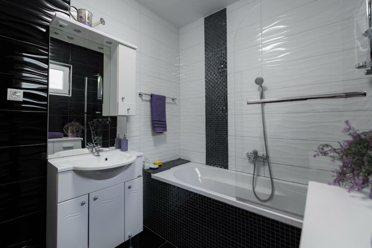 Mira Apartment