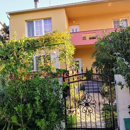 Apartments Mira Biograd Na Moru Exterior photo