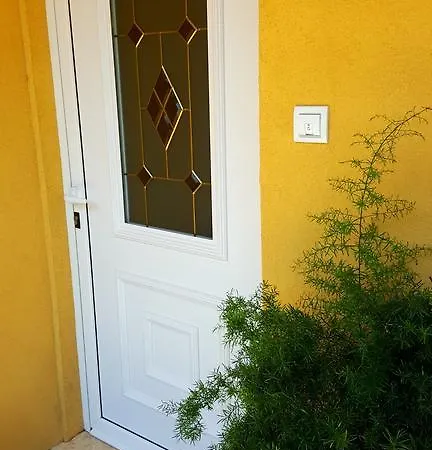 Apartments Mira Biograd Na Moru Exterior photo